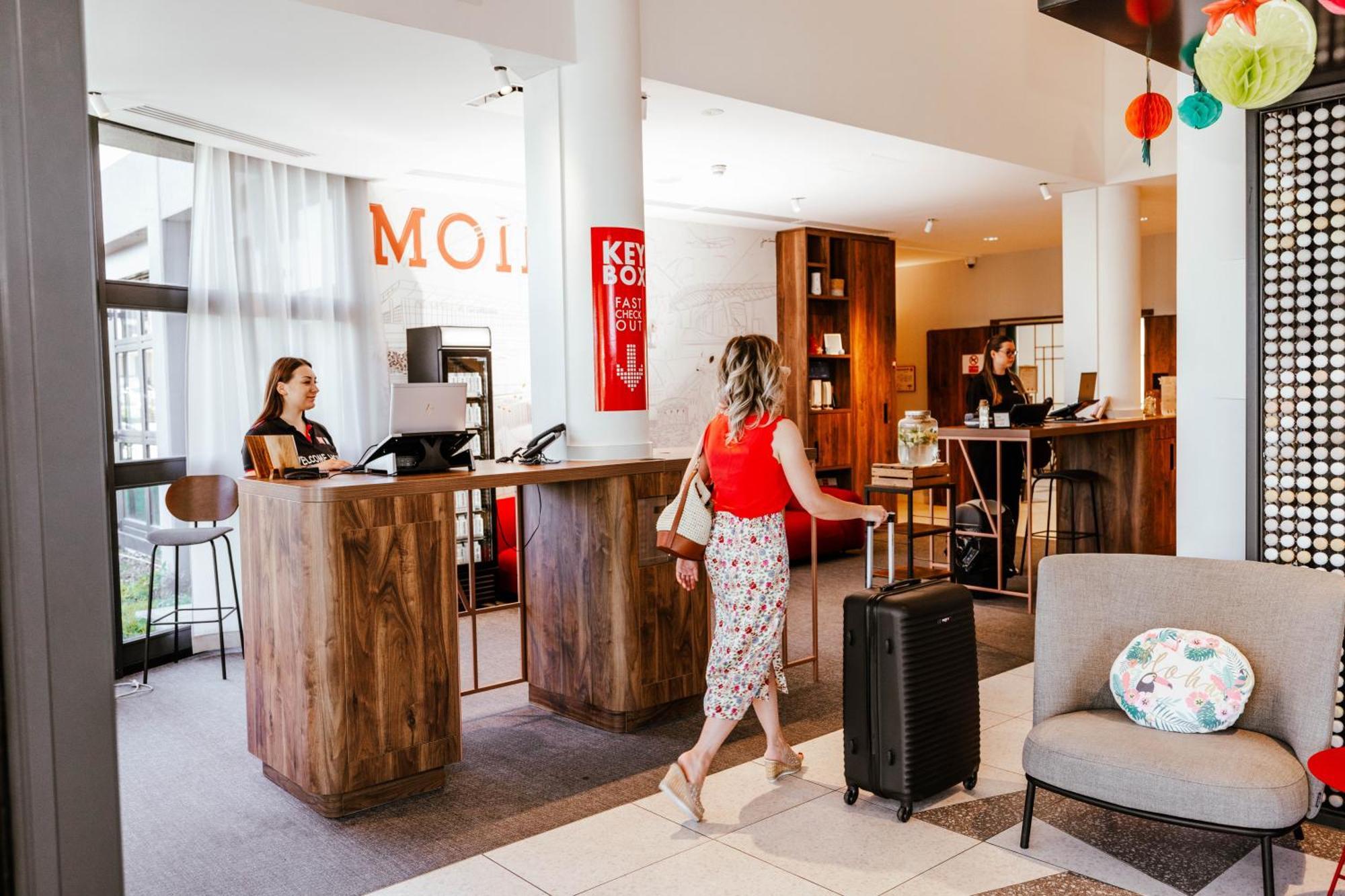 Hotel Ibis Luxembourg Aeroport Niederanven Exterior foto