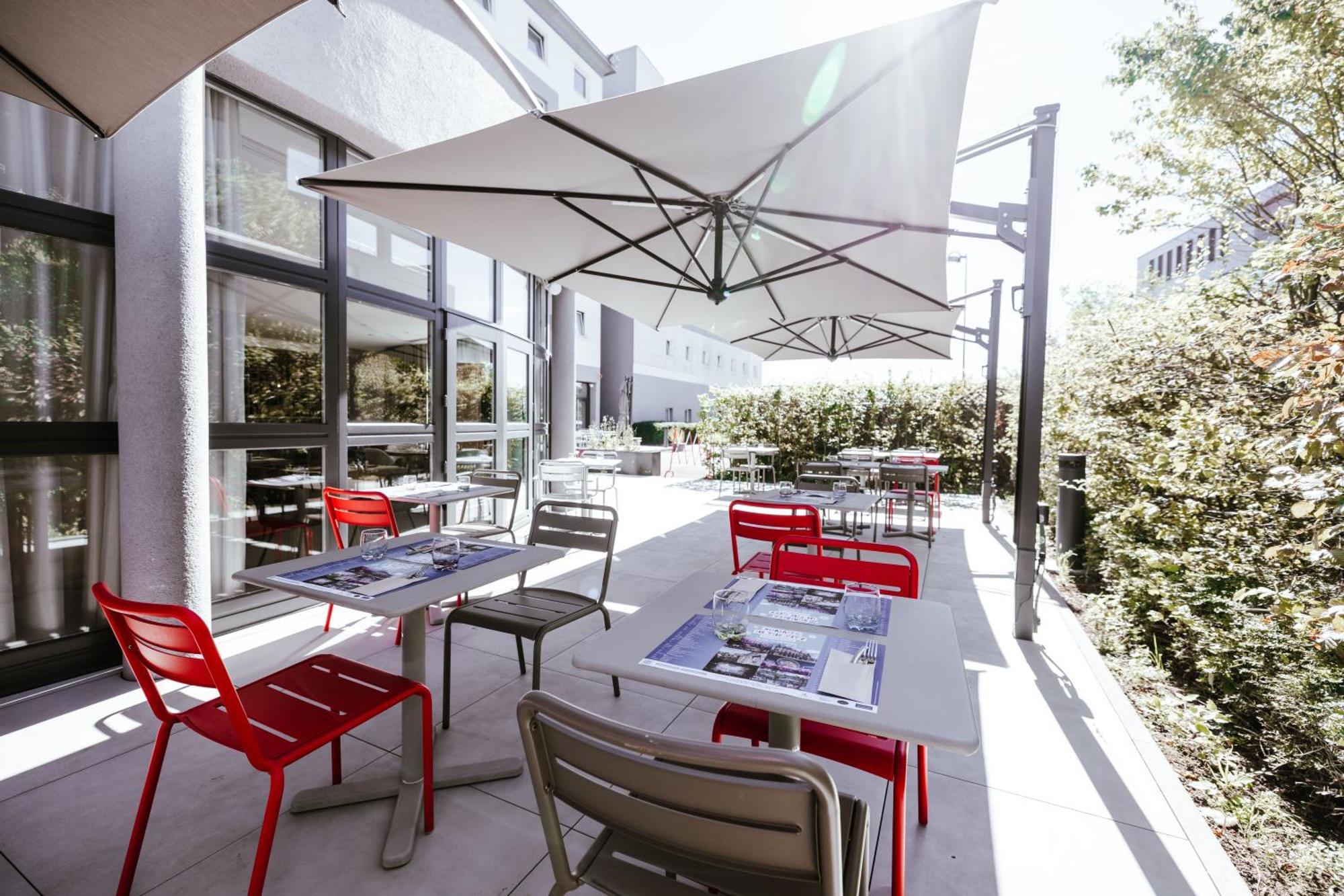 Hotel Ibis Luxembourg Aeroport Niederanven Exterior foto